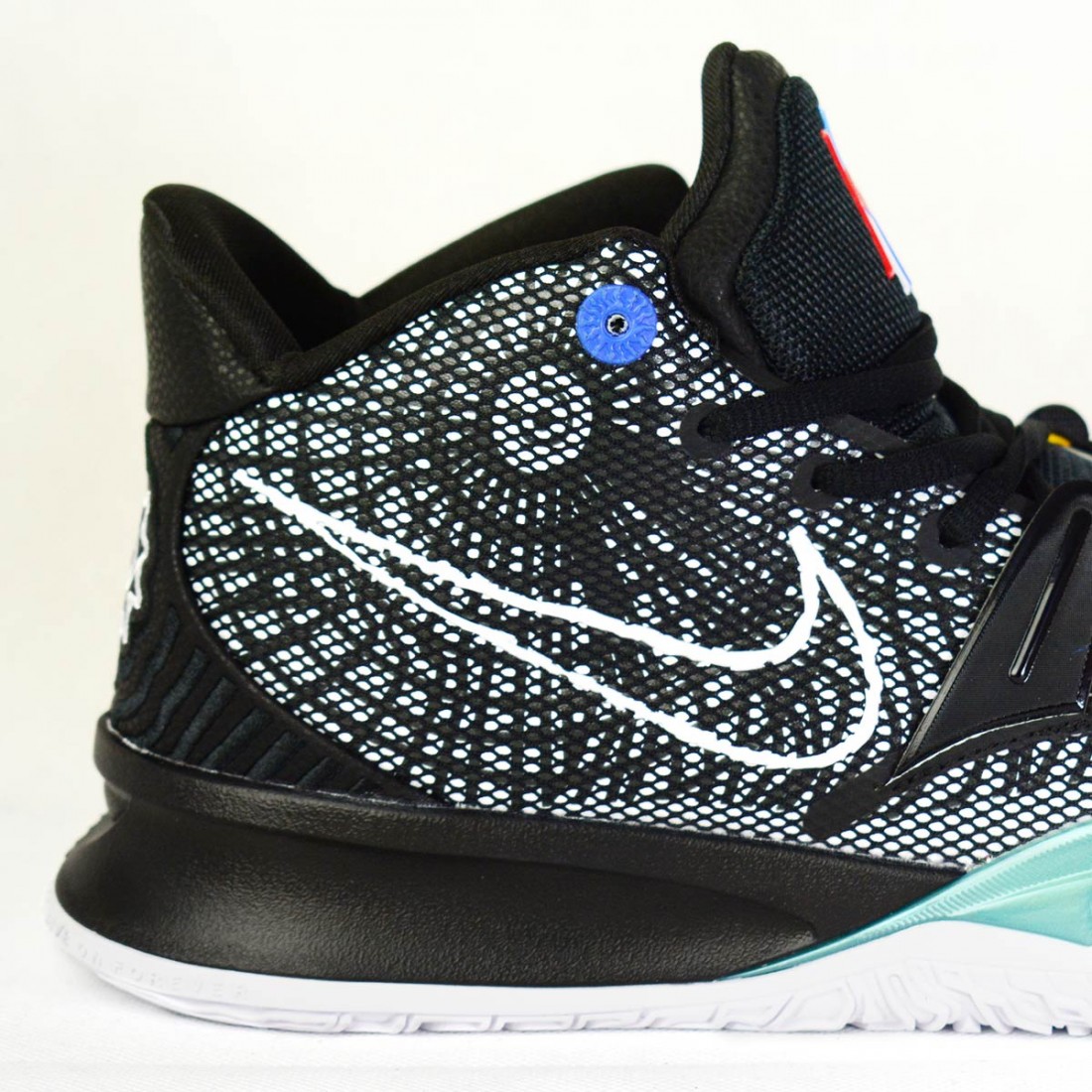 kyrie 7 brooklyn beats on feet
